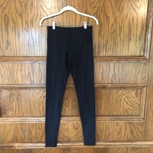 Lulu lemon black Wunder Under leggings
